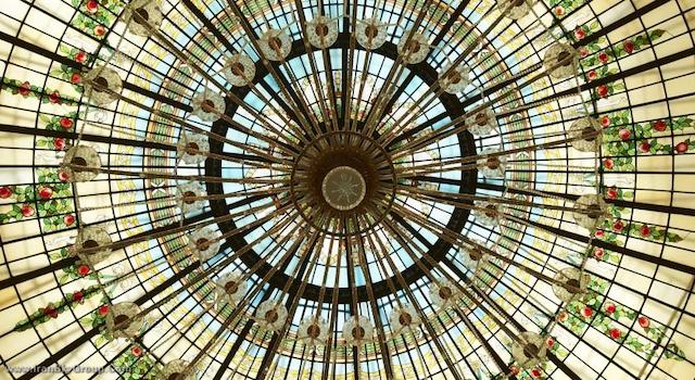 د وستین پالاس