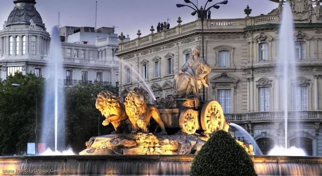 د وستین پالاس