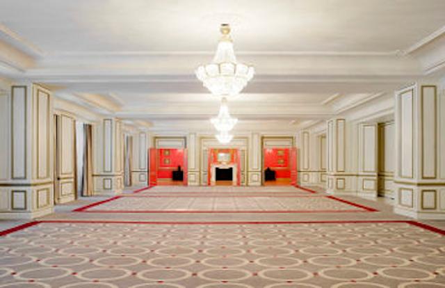 د وستین پالاس