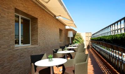 د وستین پالاس