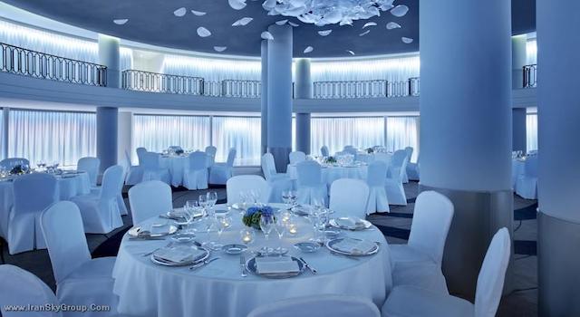 د وستین پالاس