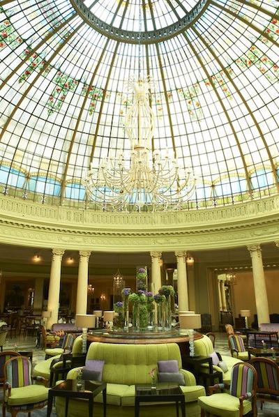 د وستین پالاس