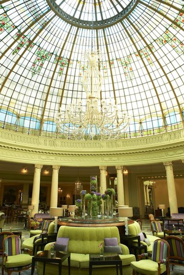 د وستین پالاس