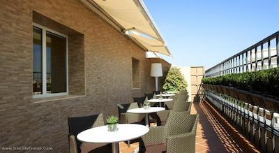 د وستین پالاس