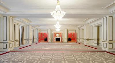 د وستین پالاس