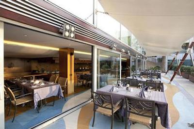 کورال بیچ هتل اند ریزورت