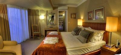 اس تی جورج لایکابتوس