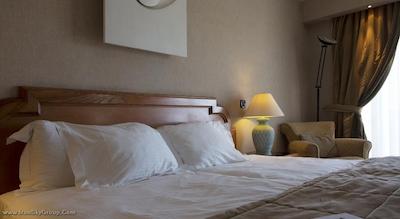 اس تی جورج لایکابتوس