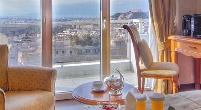 اس تی جورج لایکابتوس