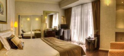 اس تی جورج لایکابتوس