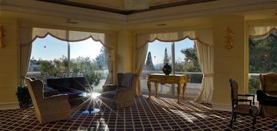 اس تی جورج لایکابتوس