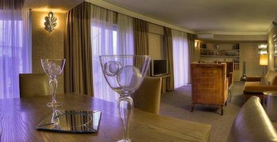 اس تی جورج لایکابتوس