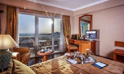 اس تی جورج لایکابتوس