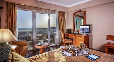 اس تی جورج لایکابتوس