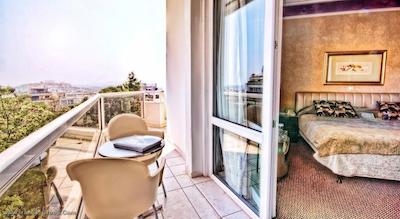 اس تی جورج لایکابتوس