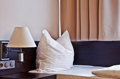 ایوبرگس هتل پرمیوم