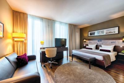 لئوناردو رویال مونیخ