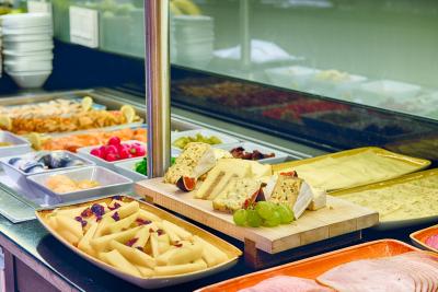 لئوناردو رویال مونیخ