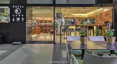 پلیس گرند هتل