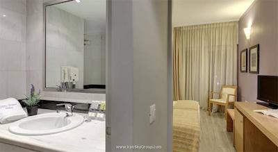 پلیس گرند هتل