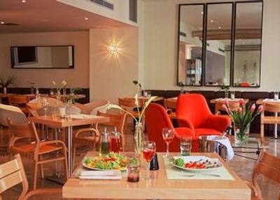 پلیس گرند هتل