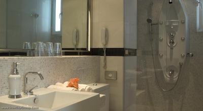 پلیس گرند هتل