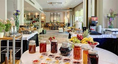 پلیس گرند هتل