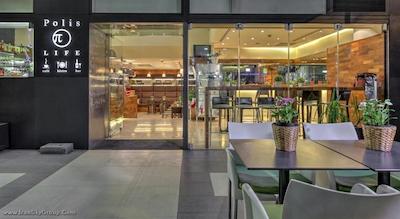 پلیس گرند هتل