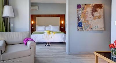 پلیس گرند هتل