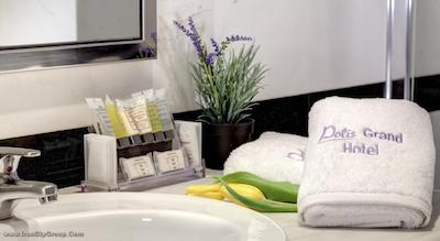 پلیس گرند هتل