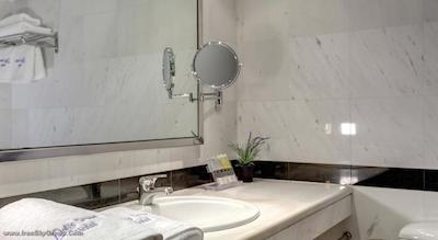 پلیس گرند هتل