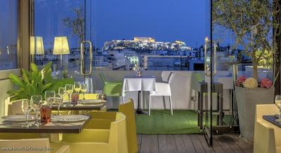 پلیس گرند هتل