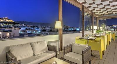 پلیس گرند هتل