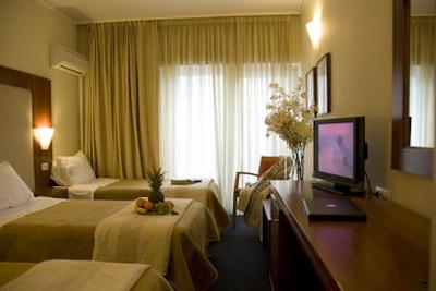 پلیس گرند هتل