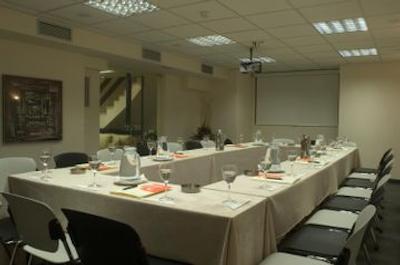 پلیس گرند هتل