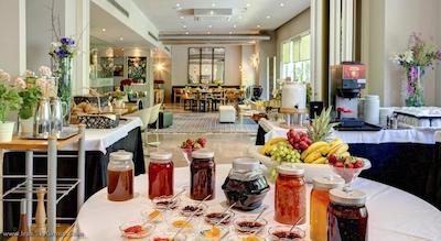 پلیس گرند هتل