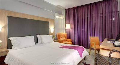 پلیس گرند هتل