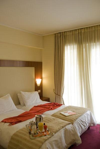 پلیس گرند هتل