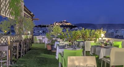 پلیس گرند هتل