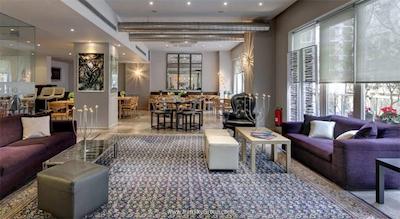 پلیس گرند هتل