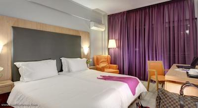 پلیس گرند هتل