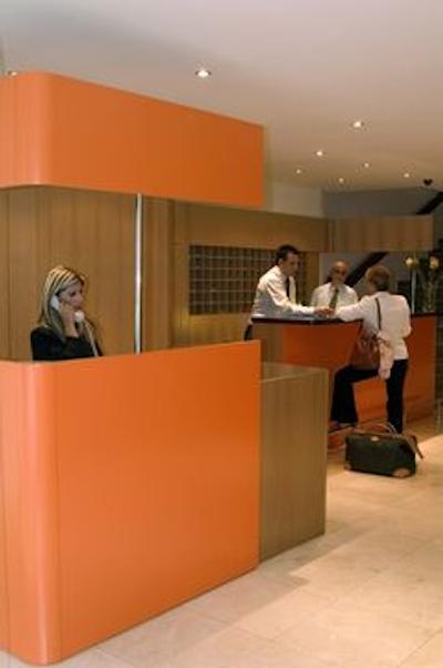 پلیس گرند هتل