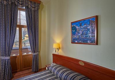 دوستوسکی هتل