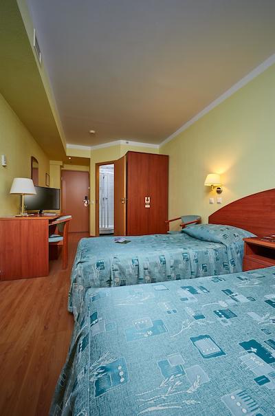 دوستوسکی هتل