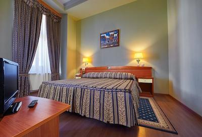 دوستوسکی هتل