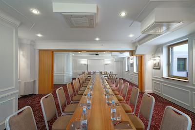 دوستوسکی هتل