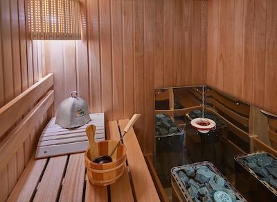 دوستوسکی هتل