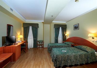 دوستوسکی هتل