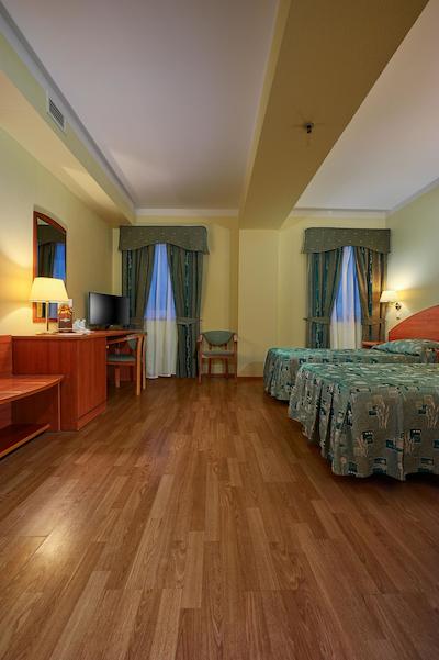 دوستوسکی هتل