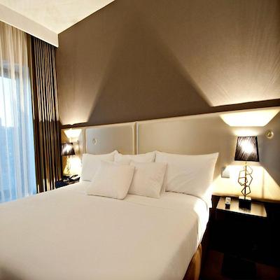 کزار لیسبون هتل